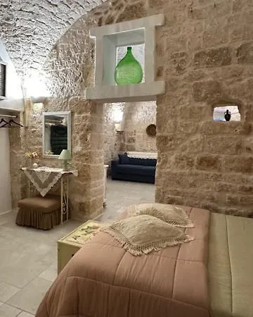 & La Petra *