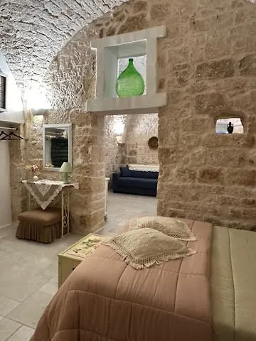 & La Petra *